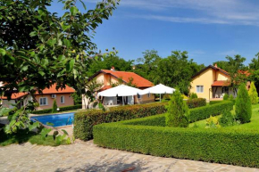 Green Life - 3 Villas with private Pool